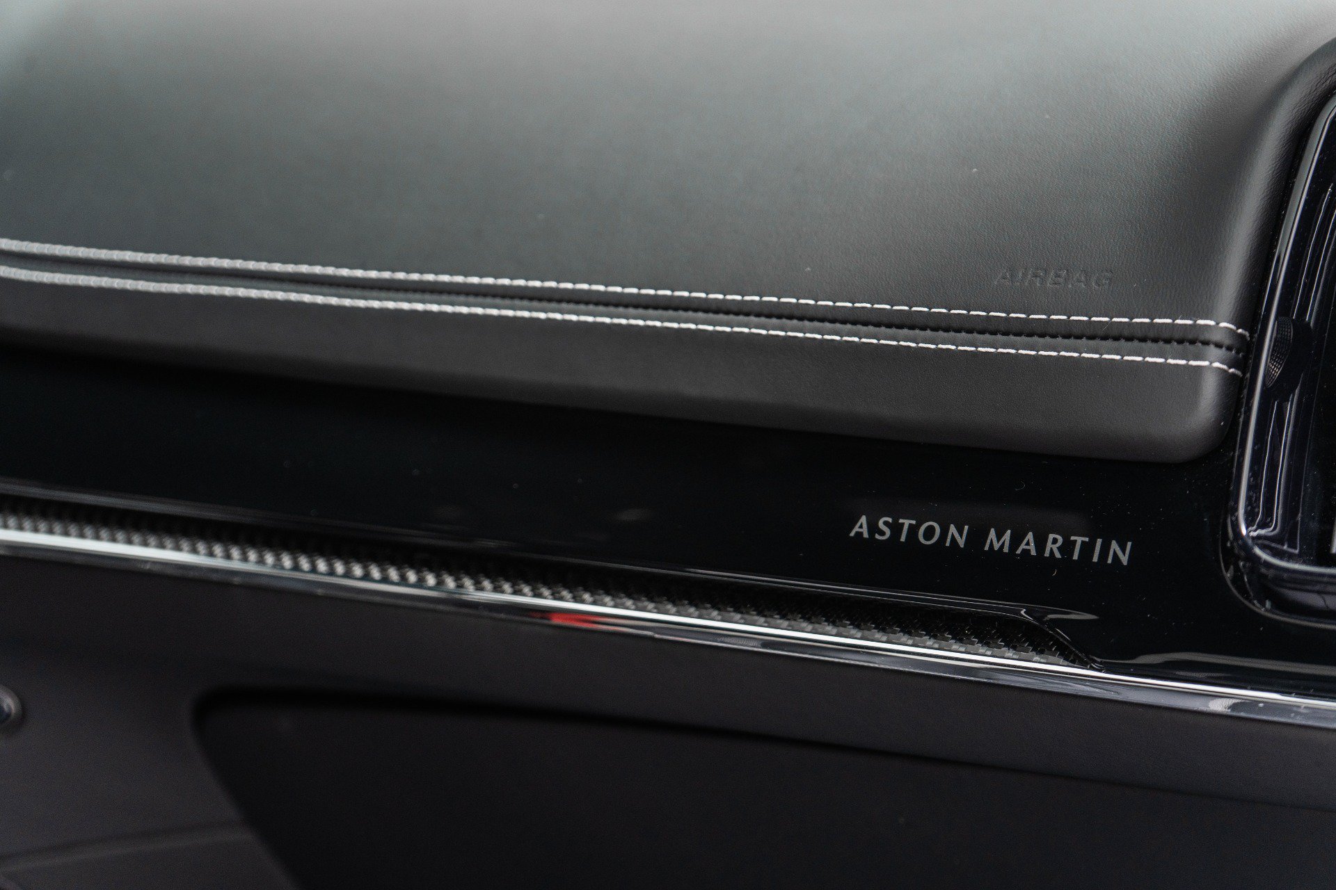 Used 2026 Aston Martin DBX S AWD/4WD image 31