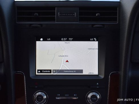Used 2017 Lincoln Navigator Select AWD/4WD image 24