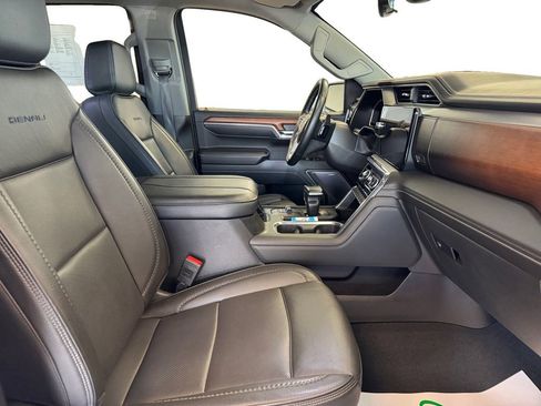 Used 2023 GMC Sierra 1500 Denali w/ Denali Reserve Package AWD/4WD image 17