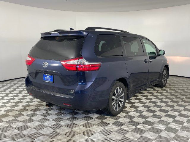 Used 2018 Toyota Sienna XLE Premium AWD/4WD image 17