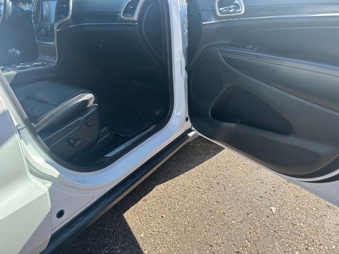 Used 2015 Jeep Grand Cherokee Limited image 21