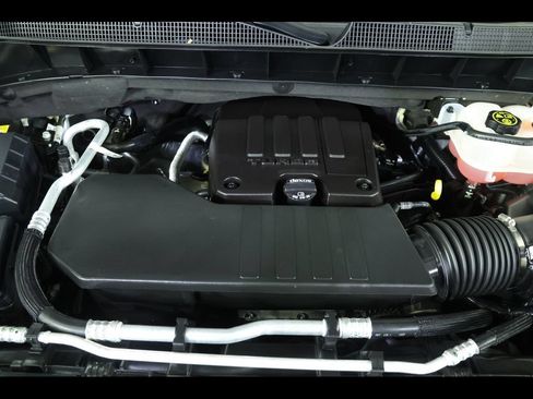 Used 2023 Chevrolet Silverado 1500 LT AWD/4WD image 24