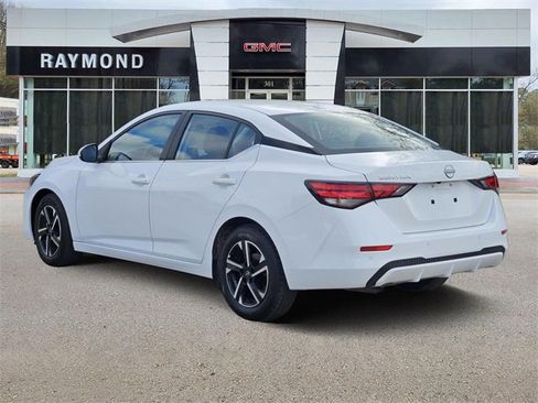 Used 2025 Nissan Sentra SV image 4