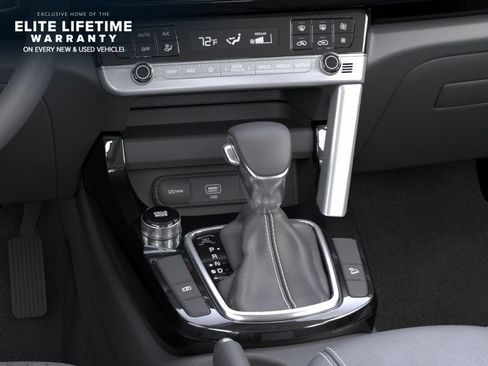 New 2026 Kia Seltos S FWD image 24