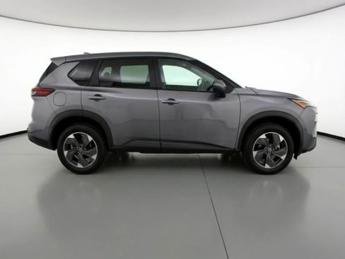 Used 2025 Nissan Rogue SV FWD image 8