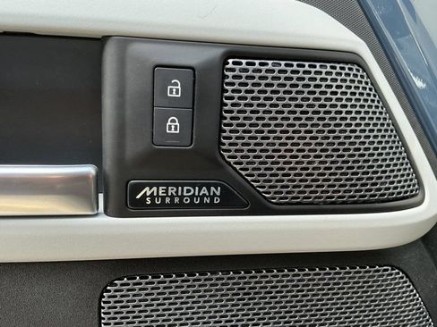 Used 2023 Land Rover Defender 110 SE AWD/4WD image 27