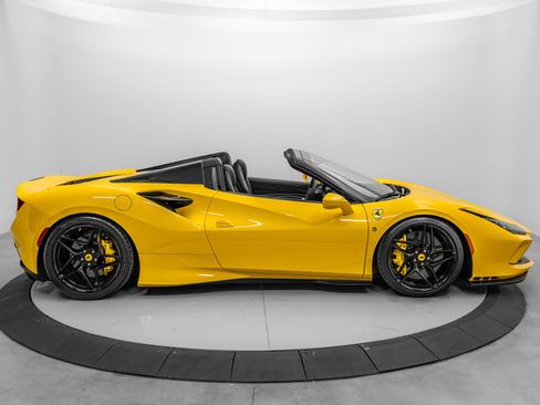 Certified 2021 Ferrari F8 Tributo RWD image 9