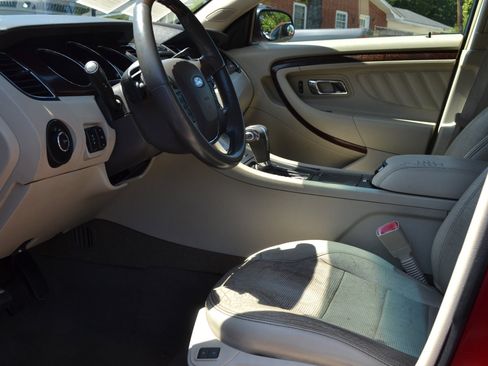 Used 2011 Ford Taurus Limited w/ 303A Rapid Spec Order Code image 21