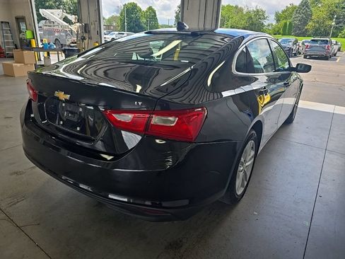 Used 2018 Chevrolet Malibu LT FWD image 4