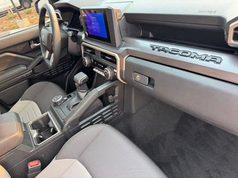 Used 2024 Toyota Tacoma TRD Sport AWD/4WD image 25