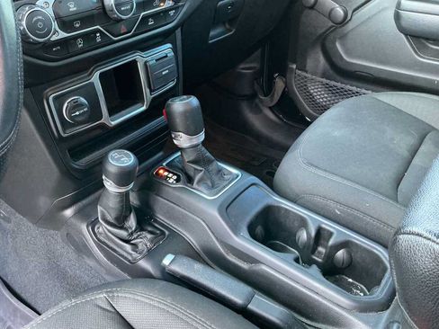 Used 2022 Jeep Wrangler Sport AWD/4WD image 20