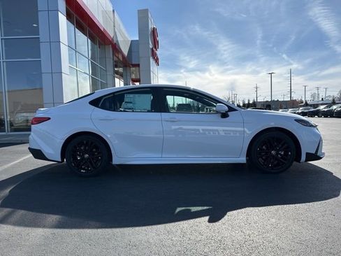 New 2026 Toyota Camry SE image 8