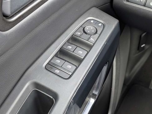 Used 2024 Nissan Pathfinder SV FWD image 20
