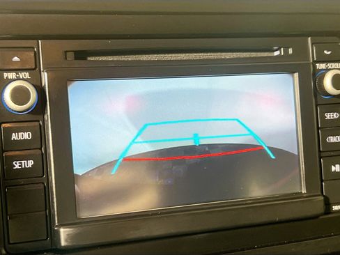 Used 2018 Toyota Tacoma SR image 29