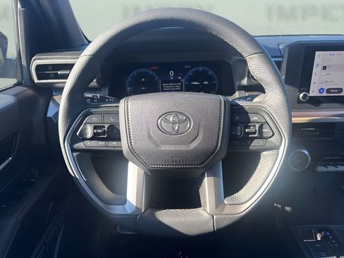 Used 2025 Toyota Tacoma TRD Off-Road image 13