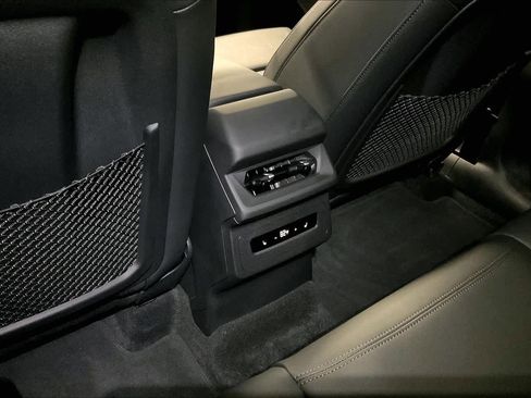Used 2025 Audi Q6 e-tron Premium Plus w/ Premium Plus image 33