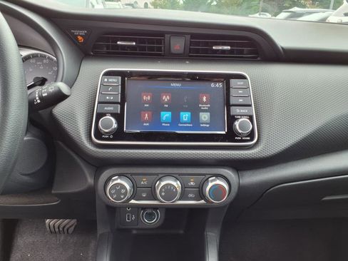 New 2025 Nissan Kicks Play S FWD image 9