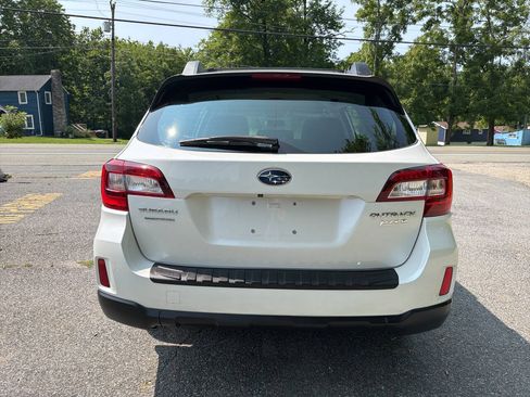 Used 2017 Subaru Outback 2.5i AWD/4WD image 14