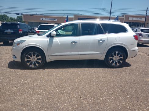 Used 2017 Buick Enclave Leather w/ Enclave Sport Touring Edition FWD image 4