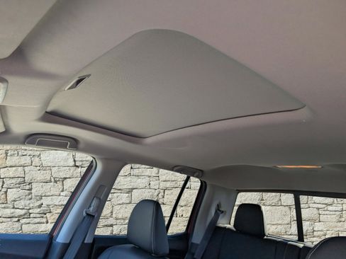 Used 2023 Honda Ridgeline RTL-E image 16