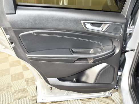 Used 2021 Ford Edge Titanium w/ Class II Trailer Tow Package AWD/4WD image 29