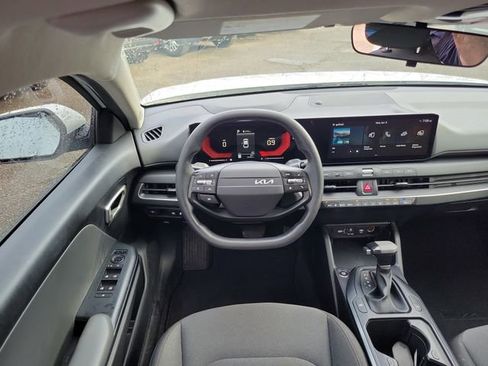 Used 2025 Kia K4 LXS image 25