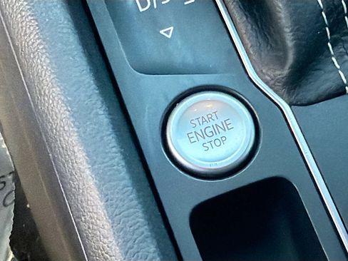 Used 2022 Volkswagen Atlas SEL image 35