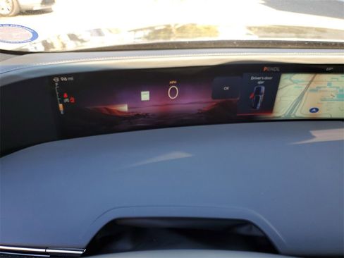 Certified 2024 Lincoln Nautilus Reserve w/ Equipment Group 203A image 26