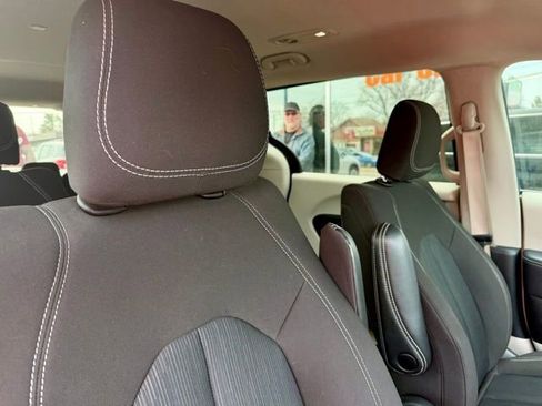 Used 2023 Chrysler Voyager LX FWD image 22
