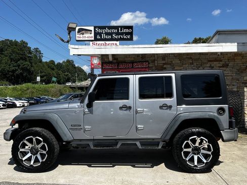 Used 2015 Jeep Wrangler Unlimited Sport w/ Quick Order Package 24S AWD/4WD image 3