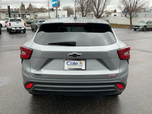 Used 2024 Chevrolet Trax RS w/ Sunroof Package image 5