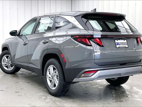 Used 2025 Hyundai Tucson SE AWD/4WD image 5