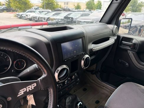 Used 2015 Jeep Wrangler Rubicon w/ Trailer Tow Group AWD/4WD image 29