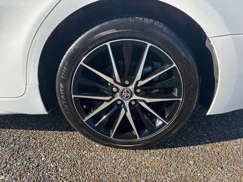 Used 2024 Toyota Camry SE image 9