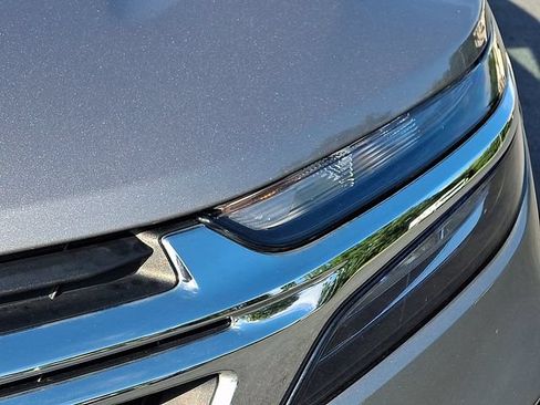 Used 2023 Chevrolet Equinox LS w/ Driver Confidence II Package AWD/4WD image 12