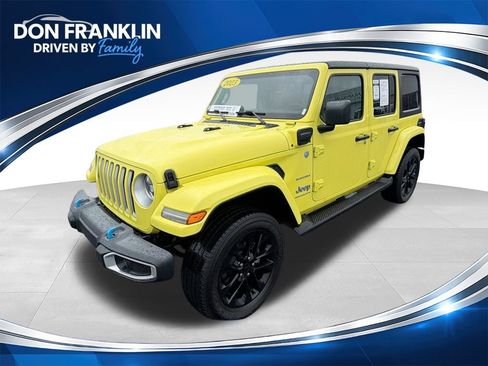 Used 2023 Jeep Wrangler Unlimited Sahara w/ Cold Weather Group AWD/4WD image 1