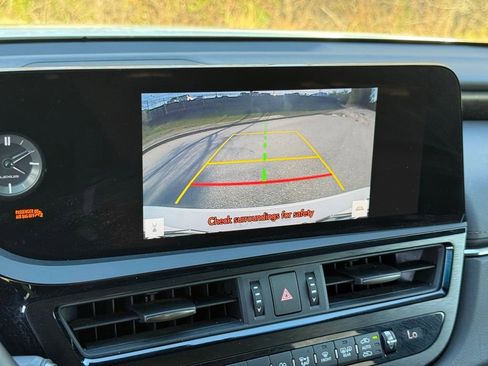 Certified 2023 Lexus ES 350 w/ Premium Package image 35