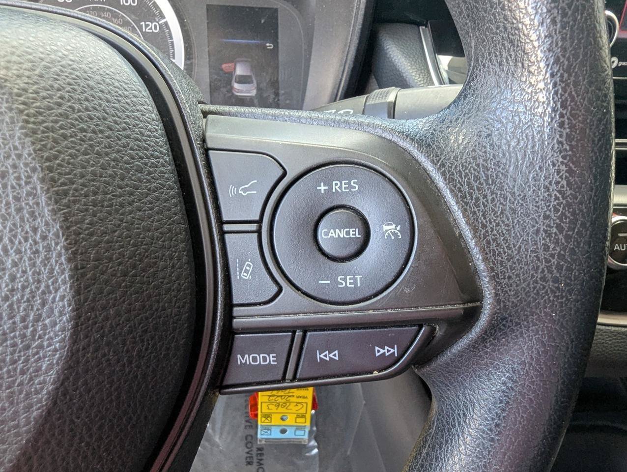 Used 2022 Toyota Corolla LE FWD image 14