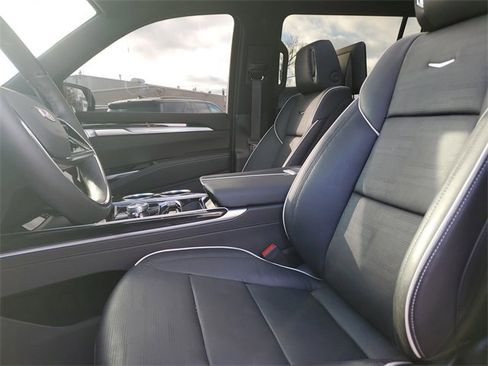 Certified 2025 Cadillac Escalade ESV Sport w/ Touring Package image 25