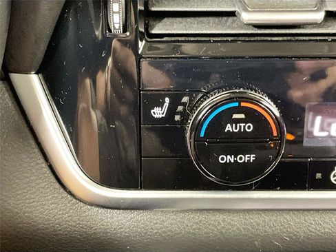 Used 2026 Nissan Rogue SL AWD/4WD image 16