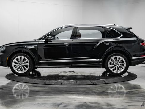 Used 2023 Bentley Bentayga Extended Wheelbase AWD/4WD image 5