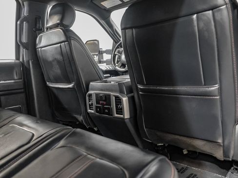 Used 2022 Ford F250 Platinum w/ FX4 Off-Road Package AWD/4WD image 37