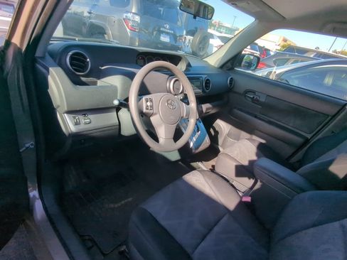 Used 2012 Scion xB FWD image 7