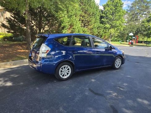 Used 2012 Toyota Prius V Two FWD image 4