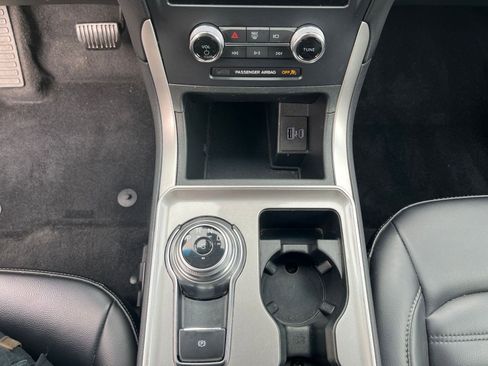 Used 2024 Ford Edge SEL image 39