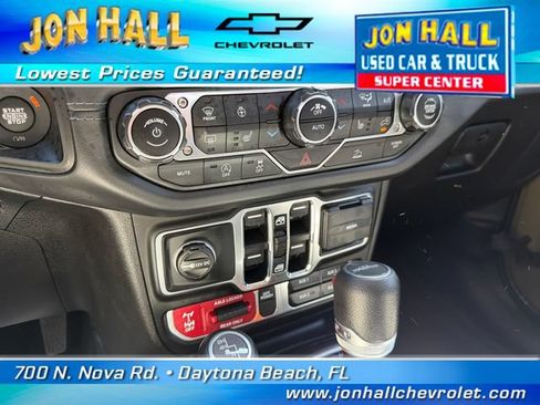 Used 2025 Jeep Gladiator Mojave w/ Convenience Group AWD/4WD image 25