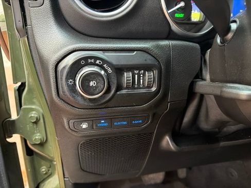 Used 2021 Jeep Wrangler Unlimited Sahara w/ Cold Weather Group AWD/4WD image 24