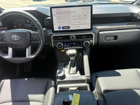 Used 2024 Toyota Tacoma Limited w/ Limited Package (LT) image 31