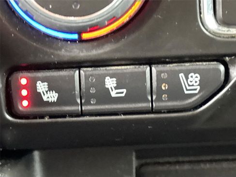 Used 2023 Chevrolet Suburban Premier image 20