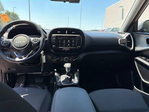 Certified 2025 Kia Soul LX w/ LX Technology Package FWD image 10